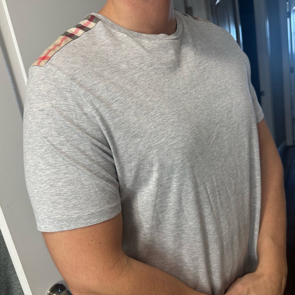 Burberry T shirt